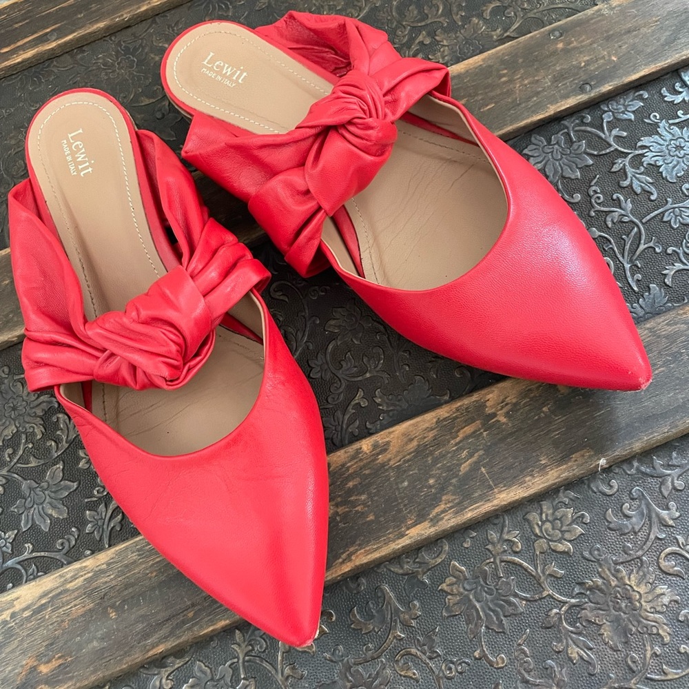 Lewit Cara Red Knot Pointed Toe Mule
